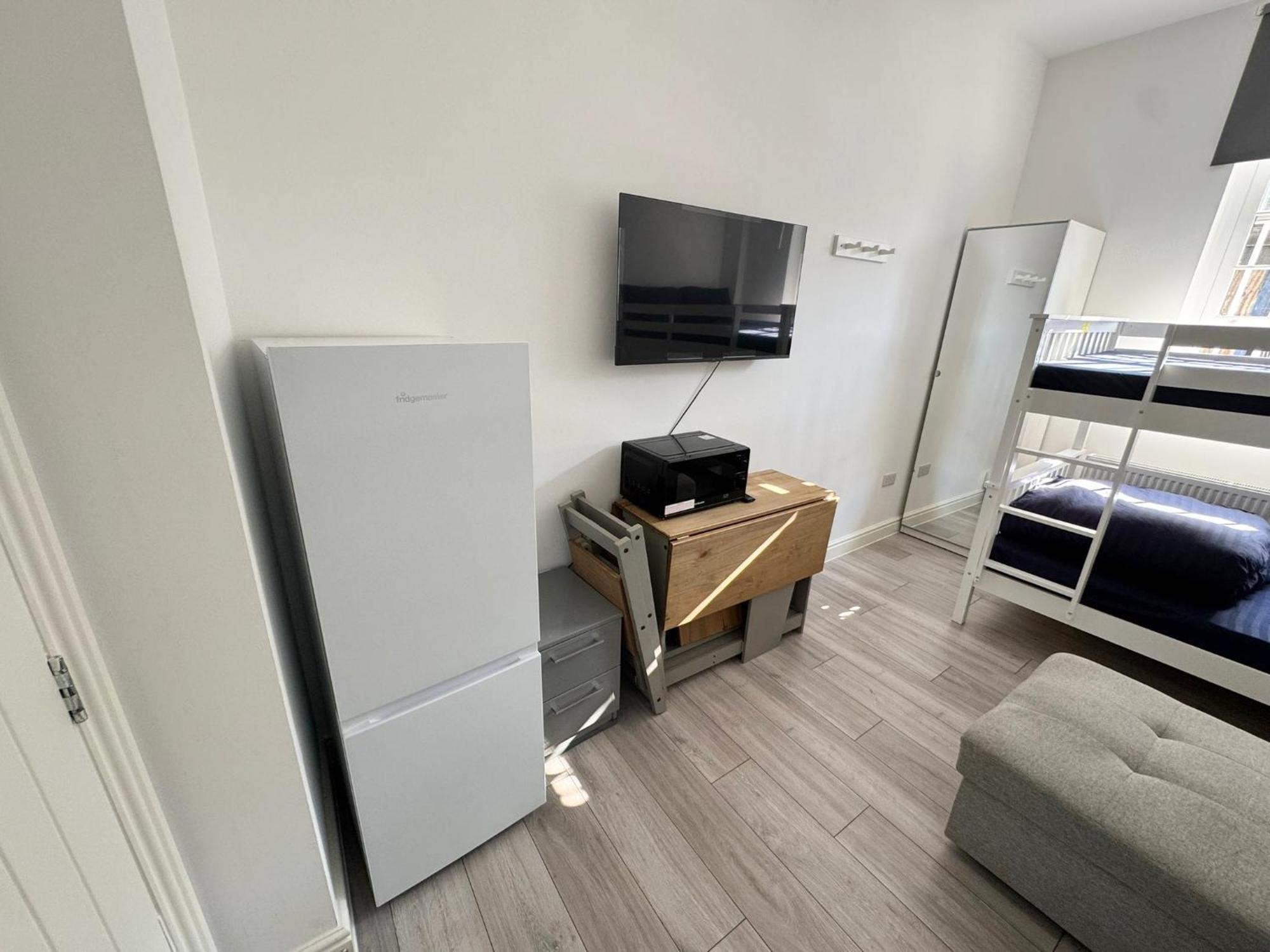 Willesden Green Budget Guesthouse London Bagian luar foto