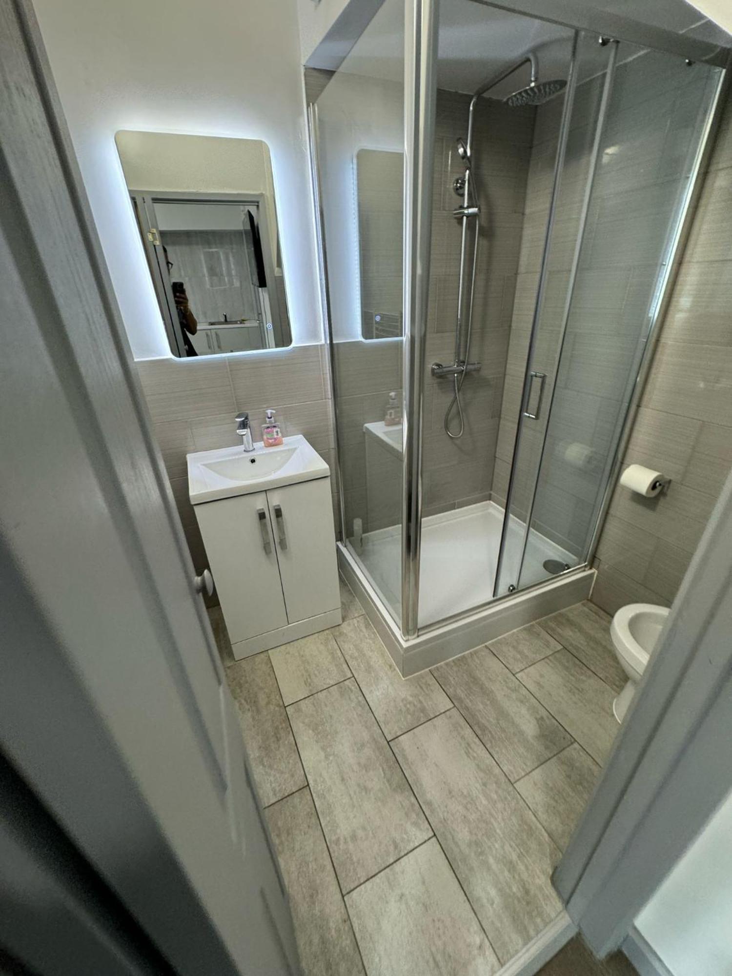 Willesden Green Budget Guesthouse London Bagian luar foto