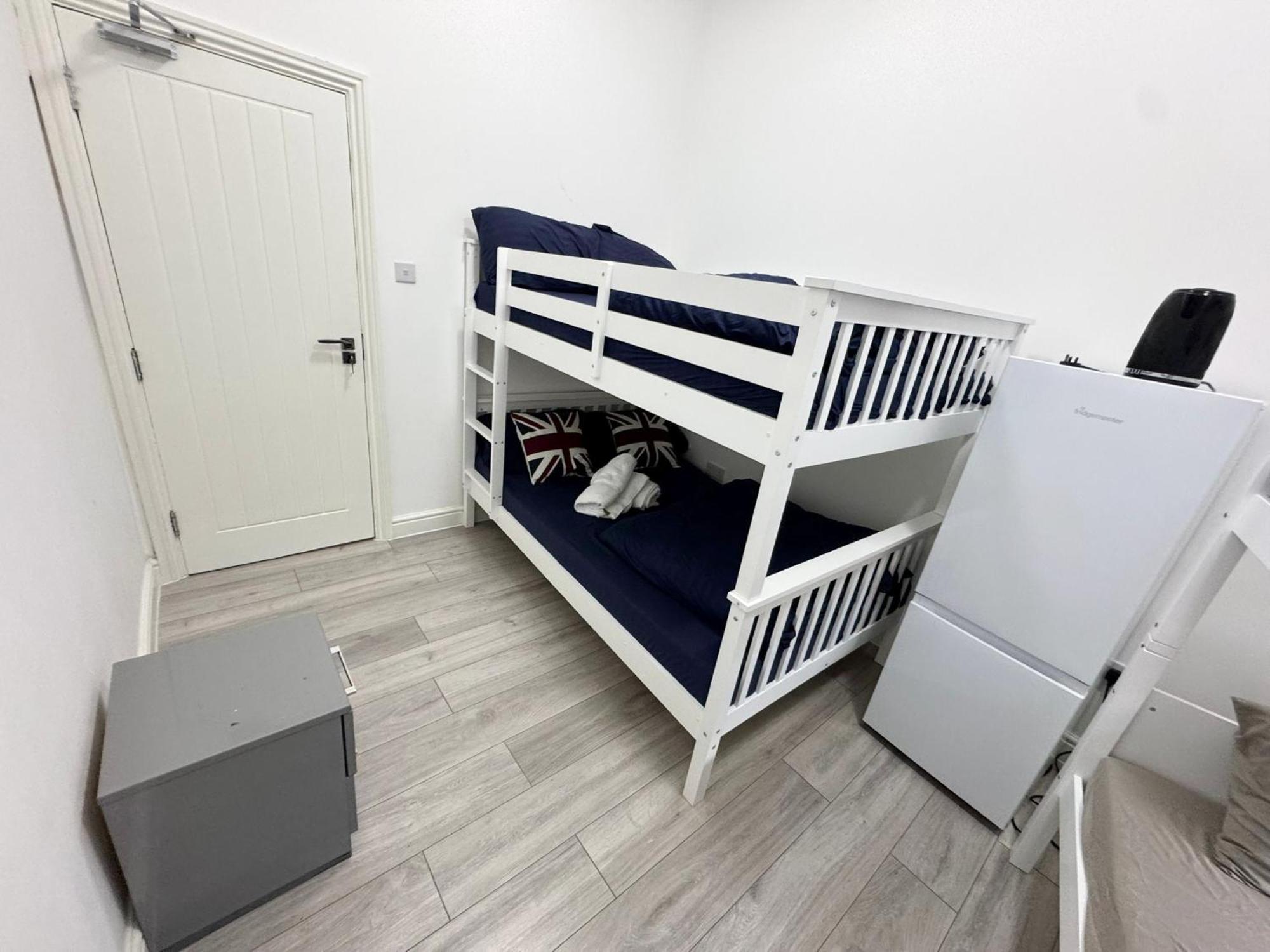 Willesden Green Budget Guesthouse London Bagian luar foto