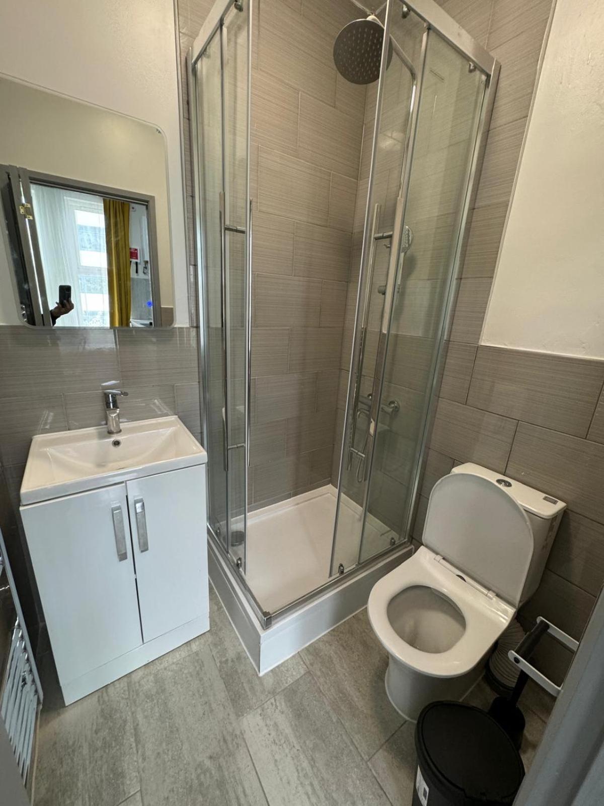Willesden Green Budget Guesthouse London Bagian luar foto